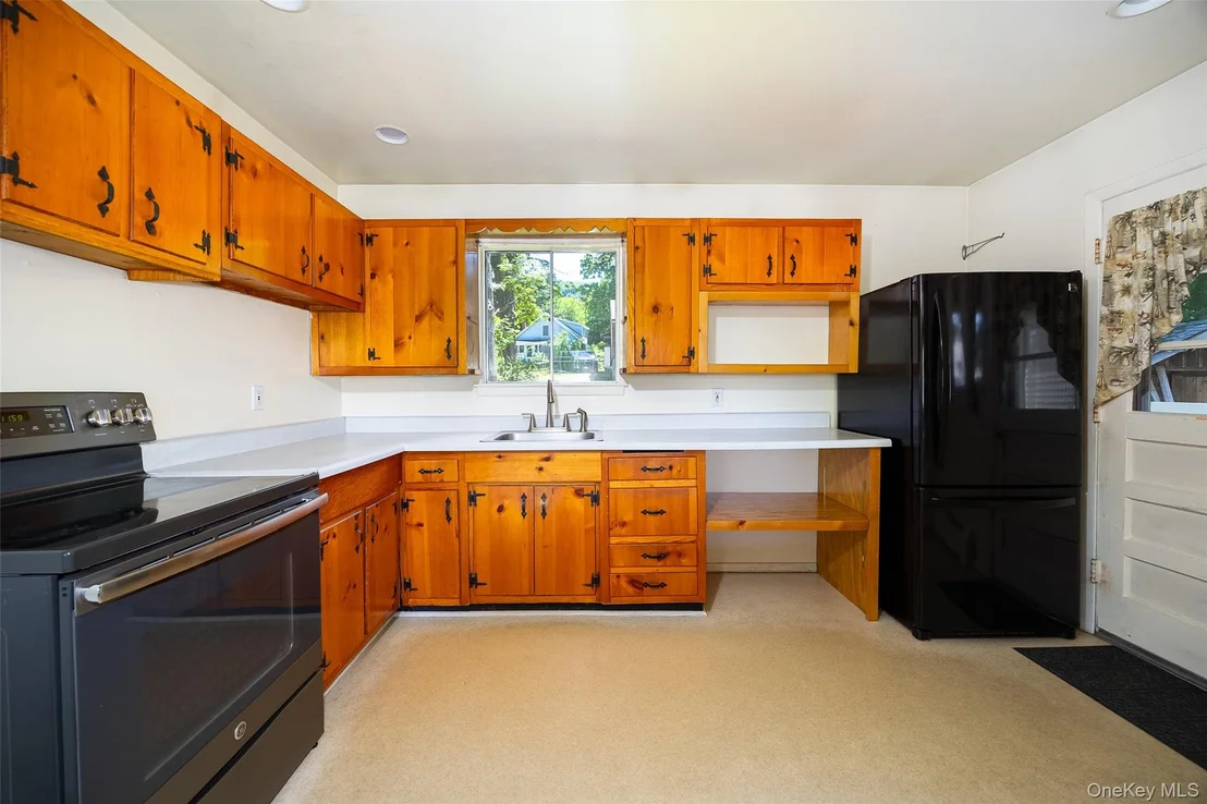Photo of 22 Howland Avenue