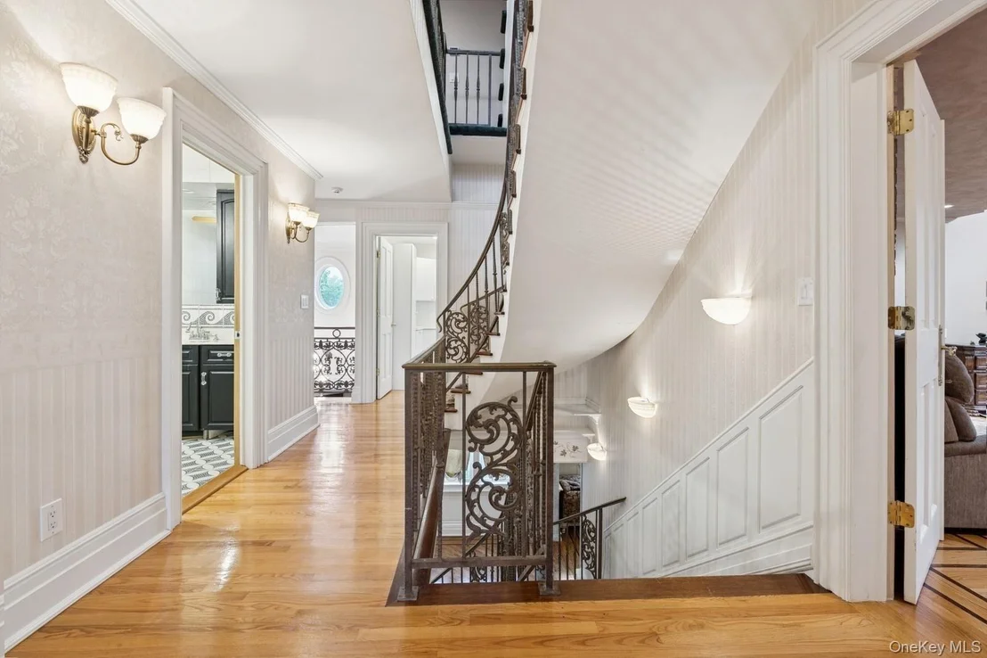 Photo of 80 Soundview Drive