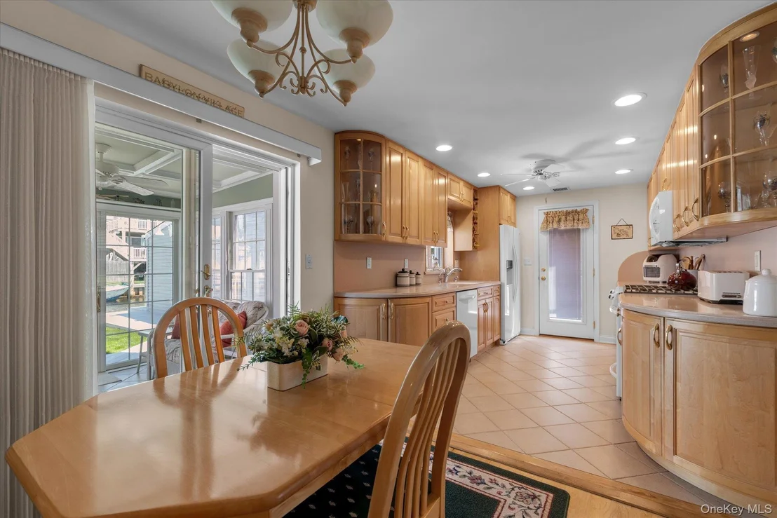 Photo of 25 Bayview Avenue