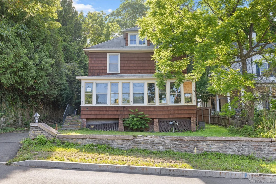Photo of 25 River Road