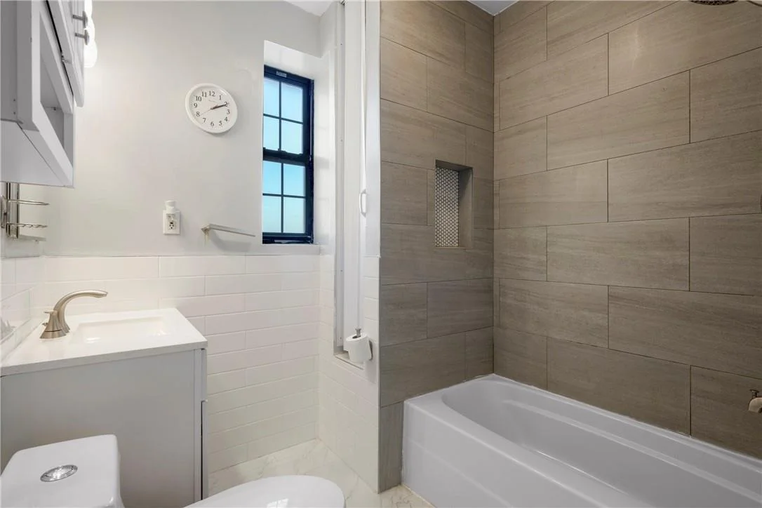 Photo of Unit 6B at 828 Bronx River Road