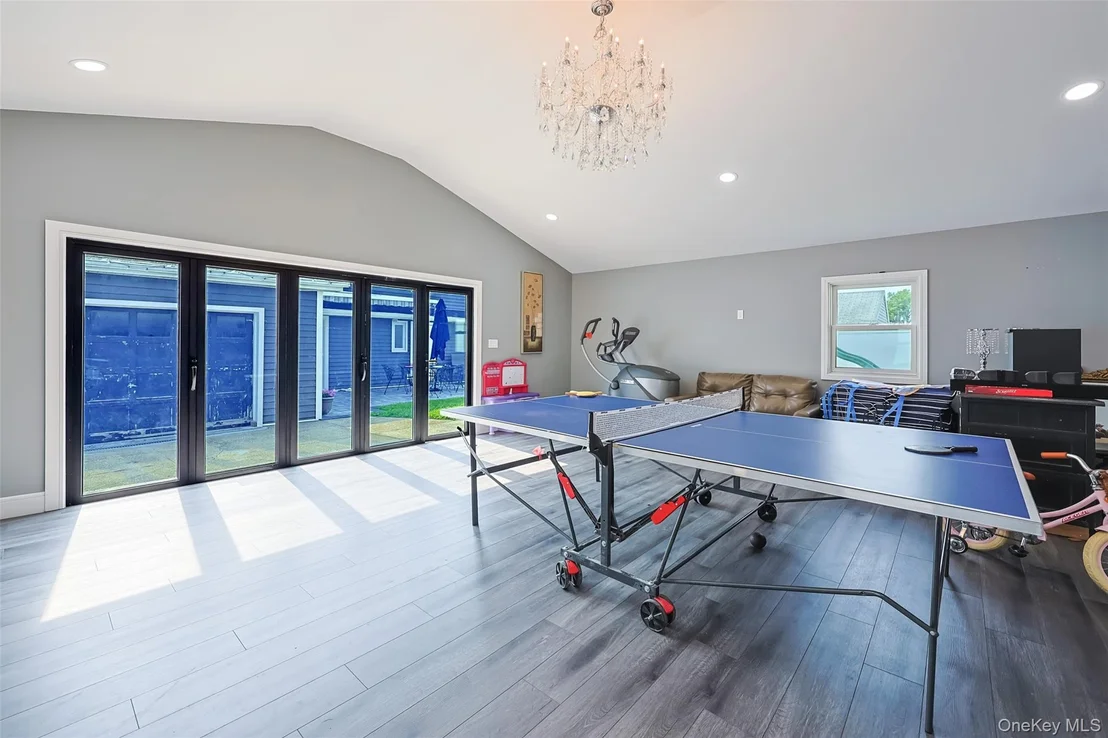 Photo of 4185 Harriet Road