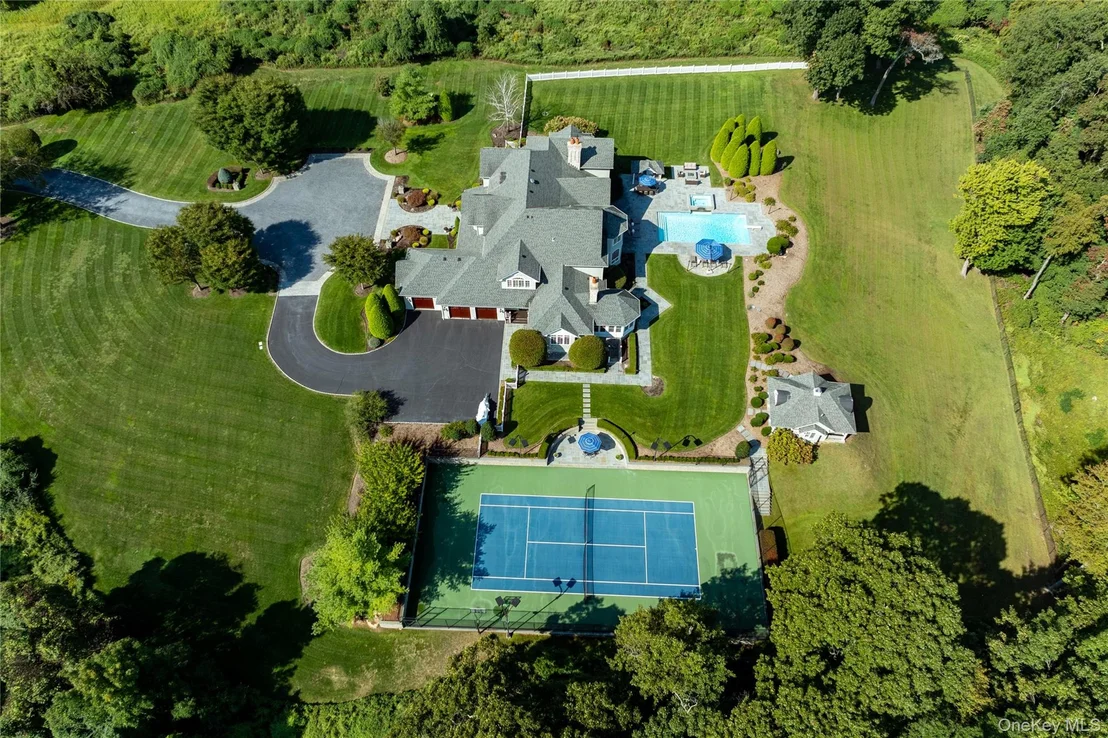 Photo of 697 Short Beach Road