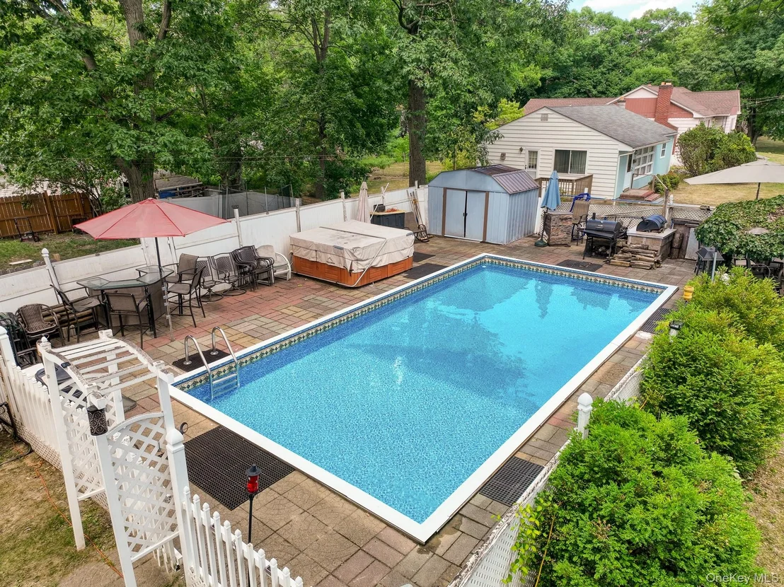 Photo of 64 Crestwood Boulevard