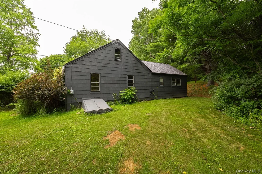 Photo of 166 Vassar Road