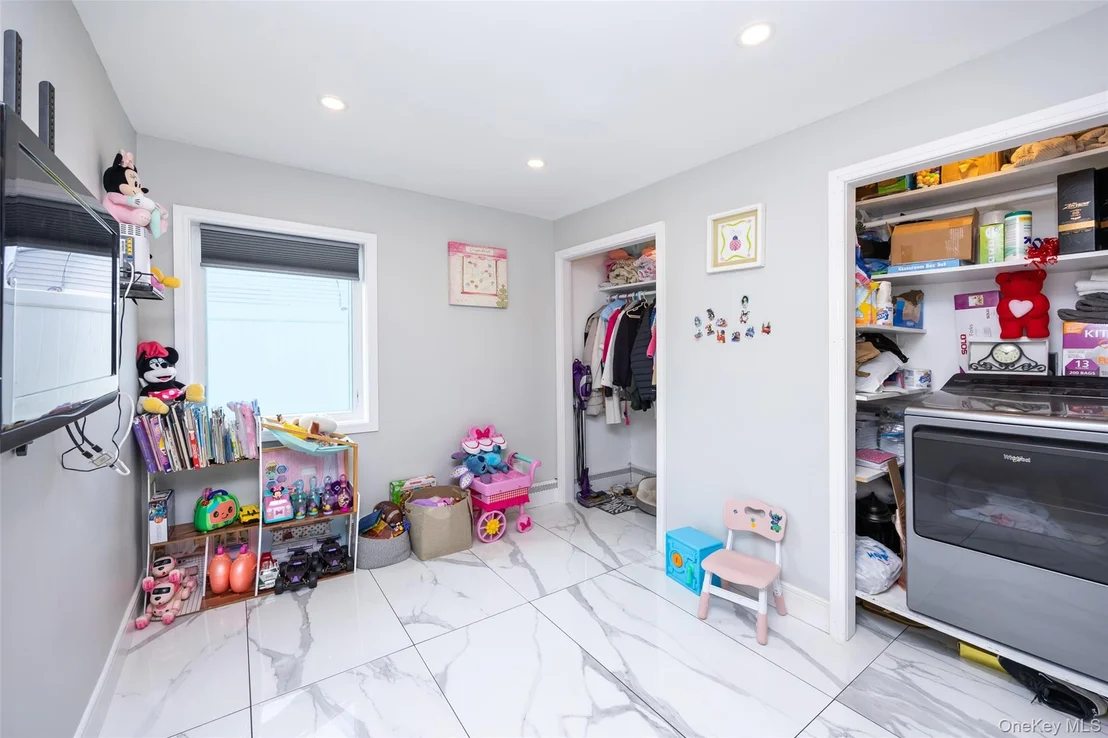 Photo of 4185 Harriet Road