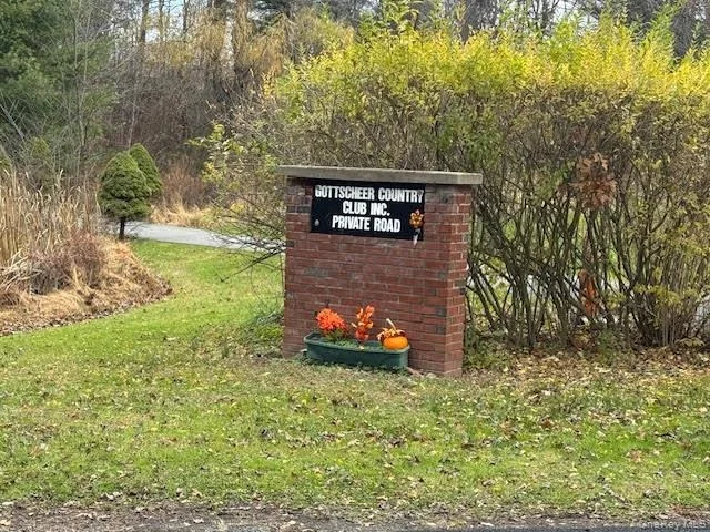Photo of 138 Round Hill Road
