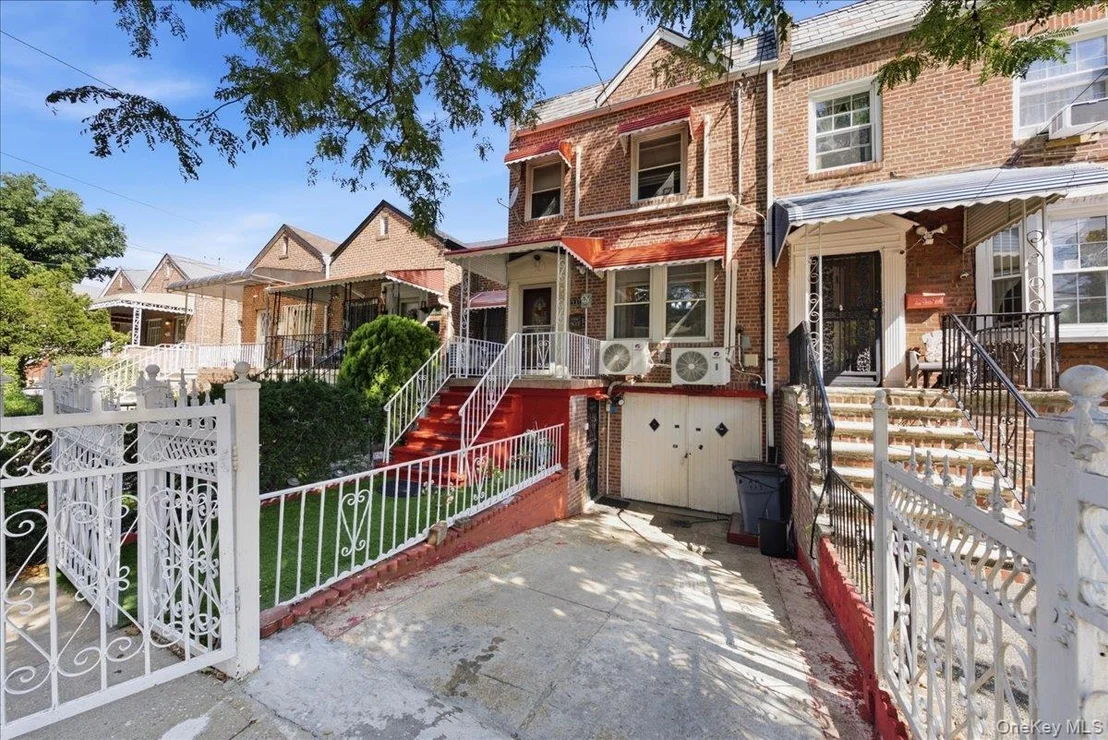 Photo of 937 Duncan Street