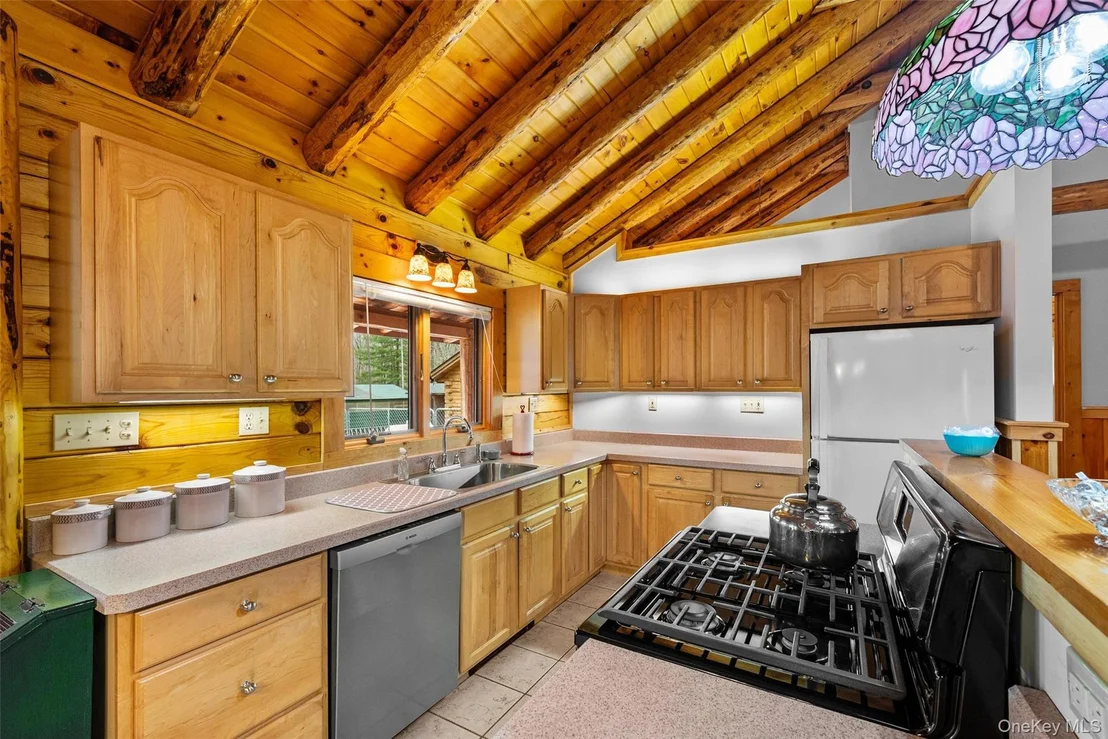 Photo of 563 Peenpack Trail