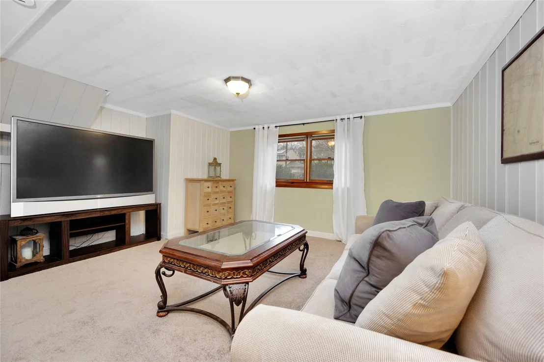 Photo of 40 Maple Avenue