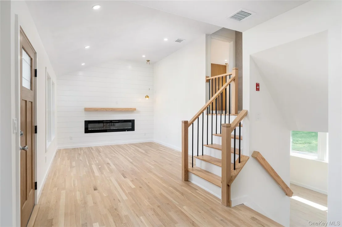 Photo of 933 Thompson Drive