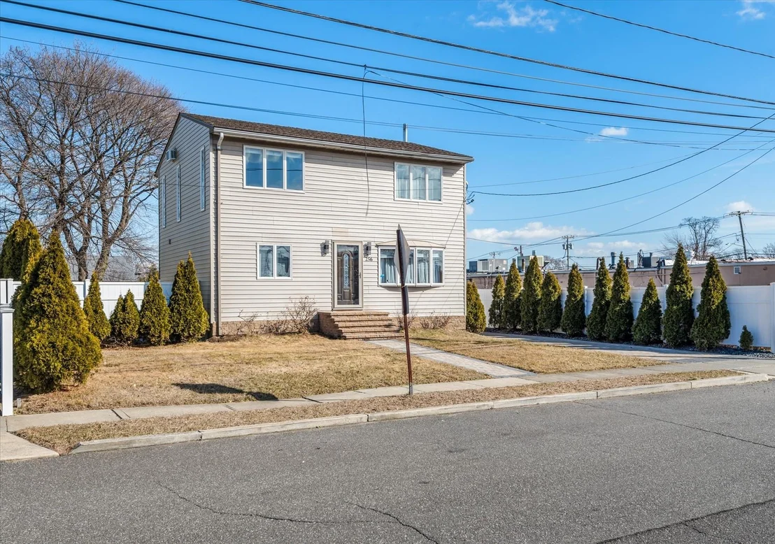 Photo of 256 Phyllis Drive