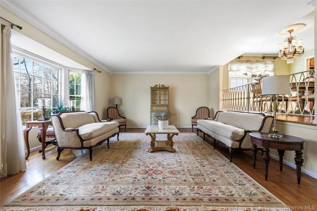 Photo of 14 Loewen Court