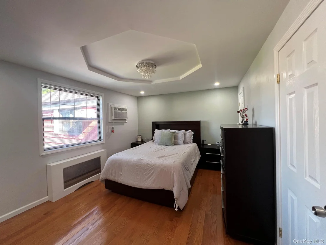 Photo of Unit B at 13714 68TH DRIVE