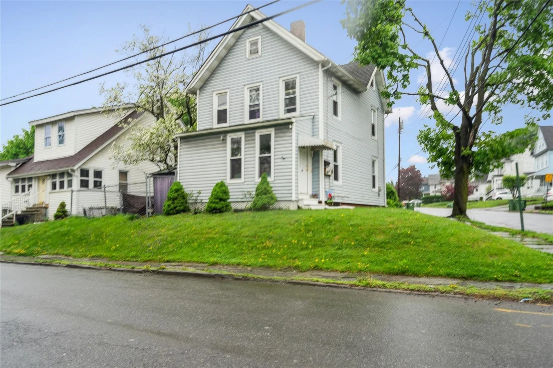 Photo of 42 Wisner Avenue