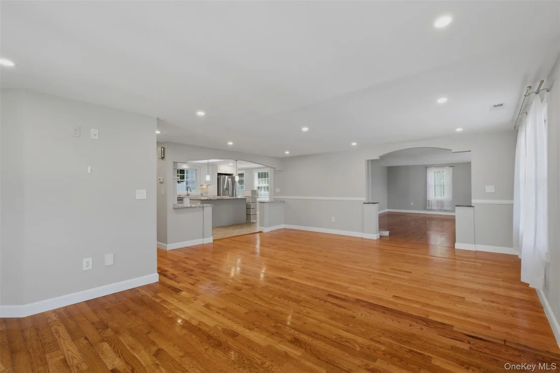 Photo of 12 Leeside Road