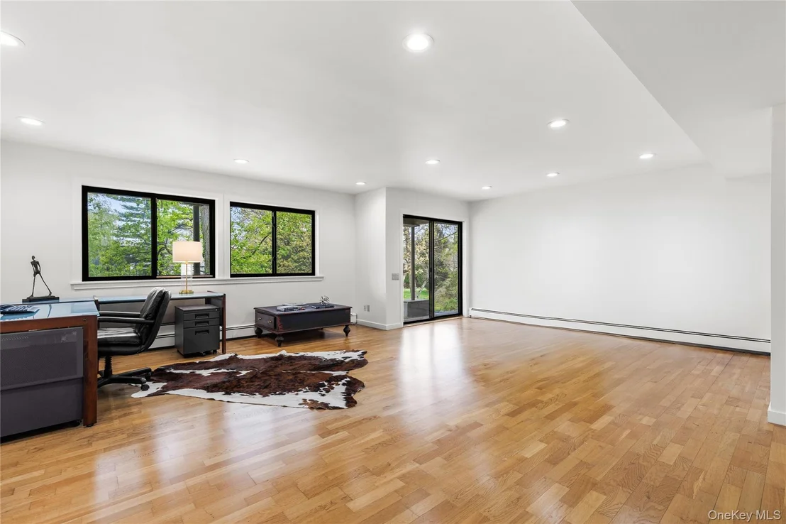 Photo of 3 Lakeside Drive