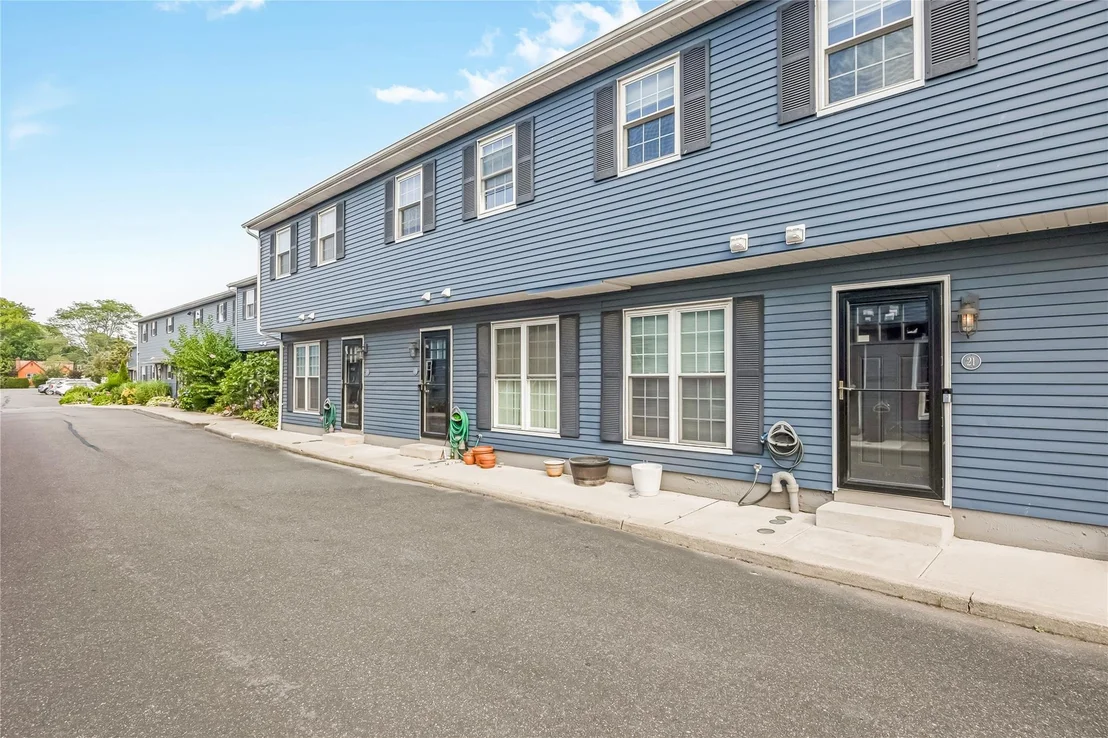 Photo of Unit 21 at 116 Westend Avenue