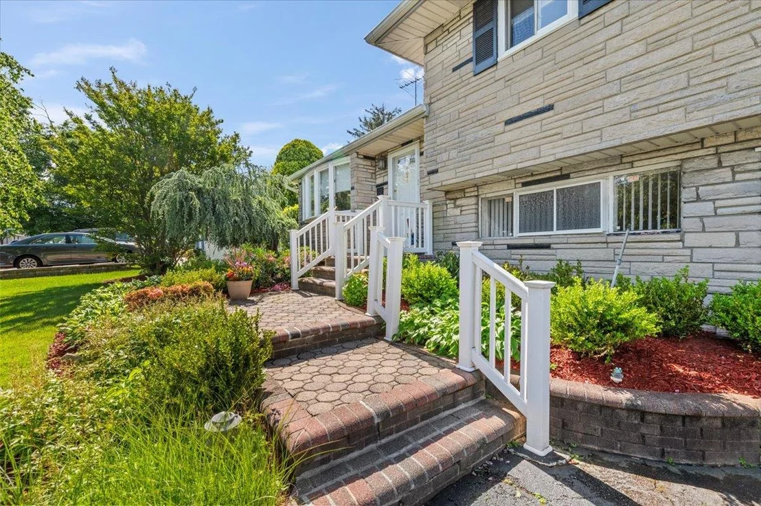 Photo of 11 Halcourt Drive