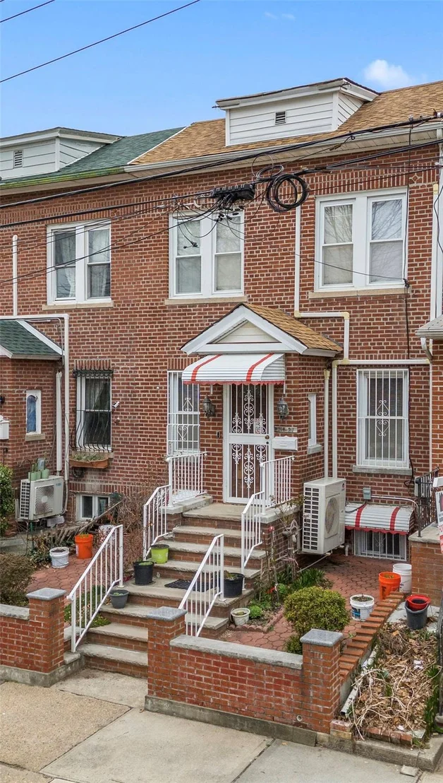 Photo of 140-27 Rose Avenue