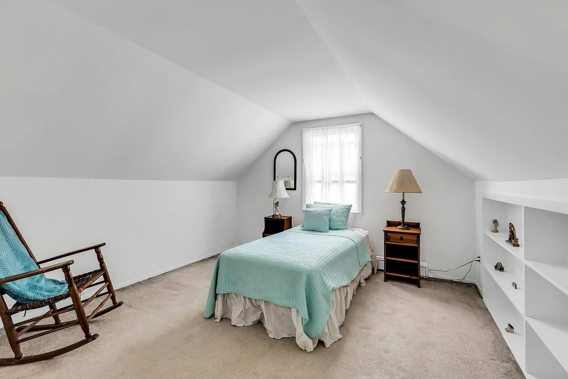Photo of 15 Robbins Avenue