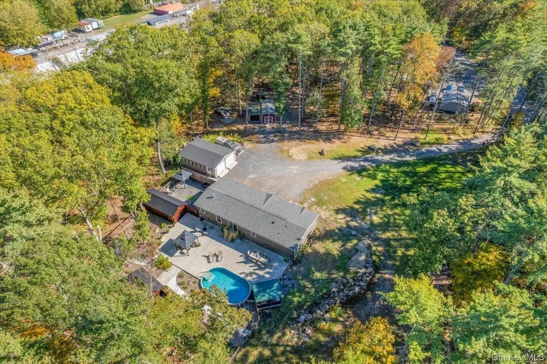 Photo of 110 Silver Spur Road W