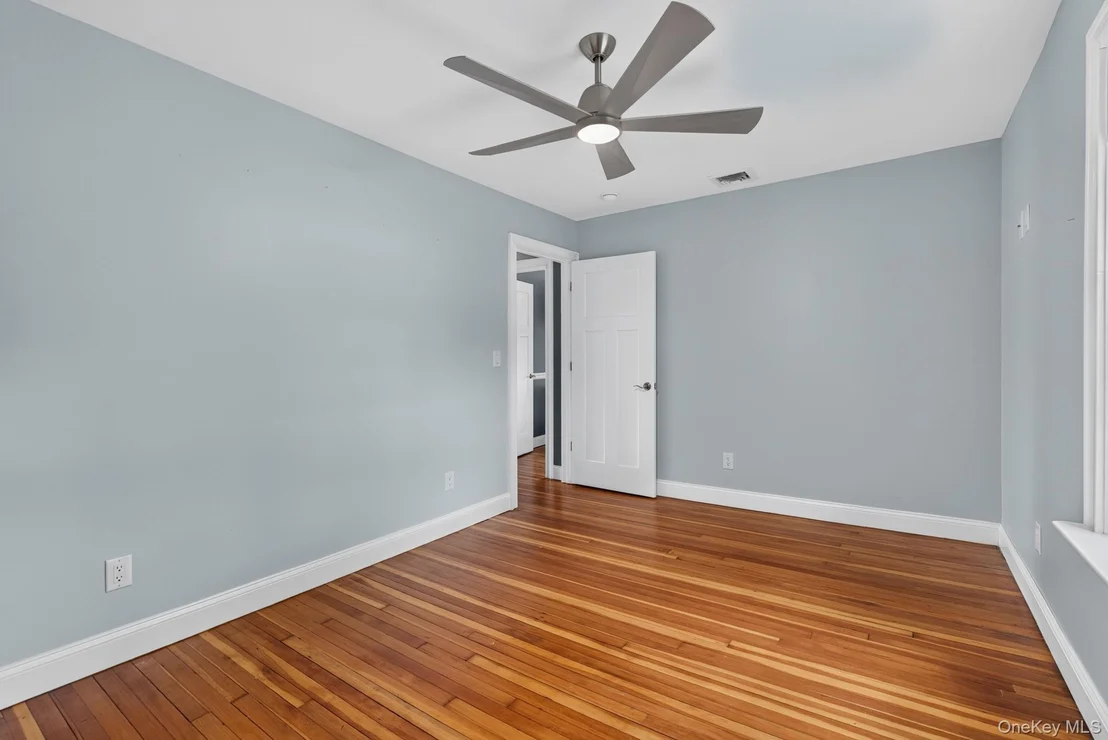 Photo of 42 Colonial Avenue