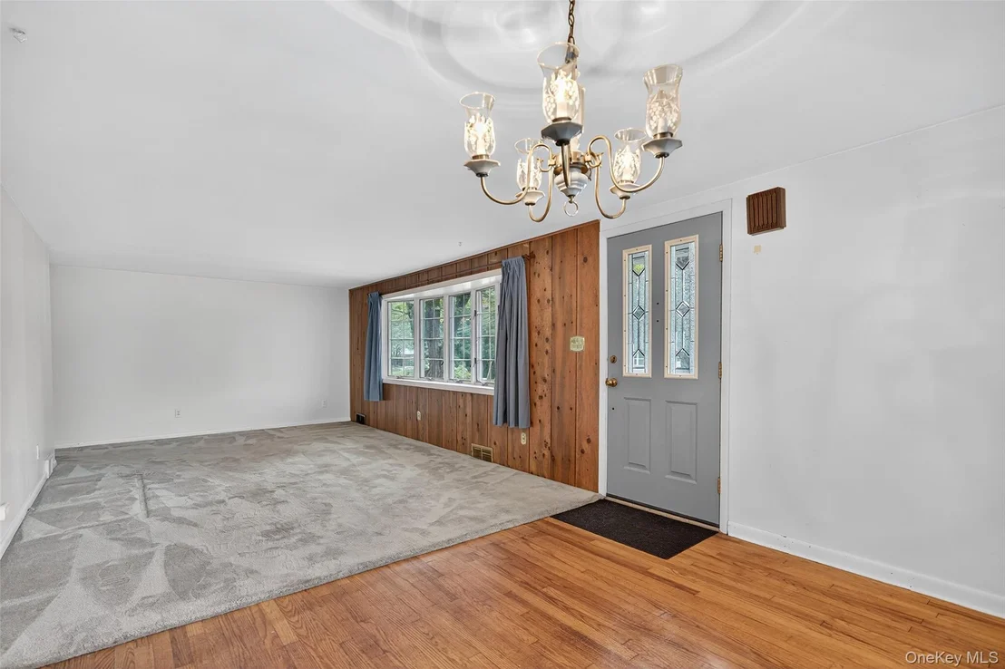 Photo of 33 Windwood Drive