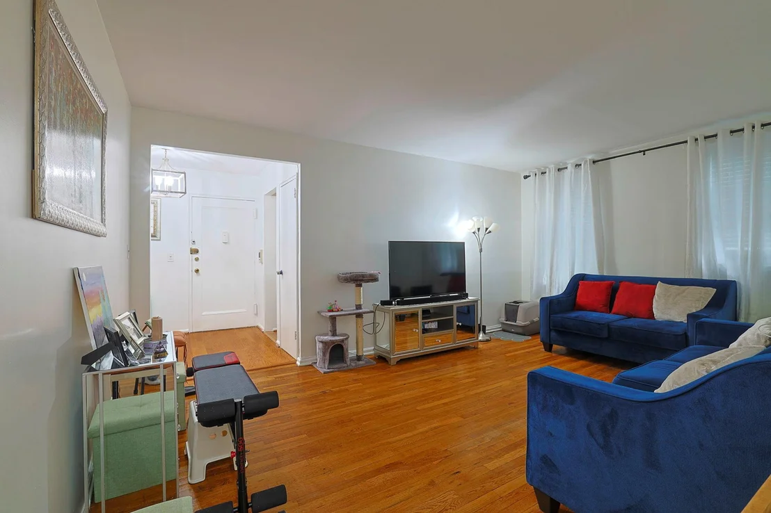 Photo of Unit A16 at 780 Bronx River Road