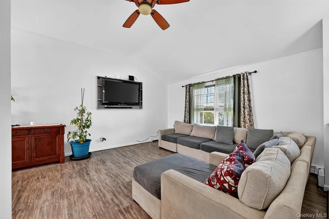 Photo of 1 Windsor Square Drive