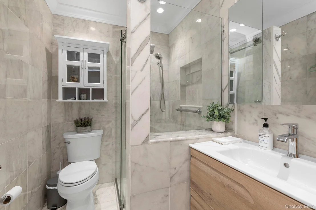Photo of 33 Nancy Boulevard