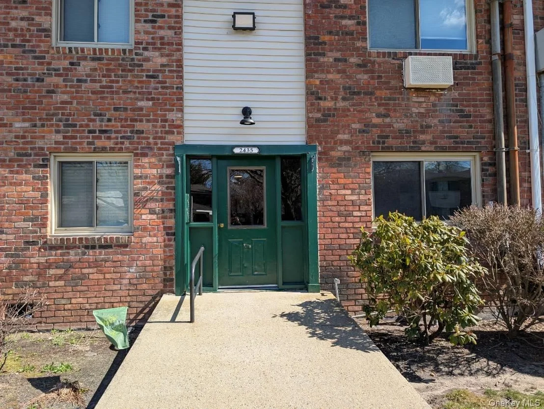 Photo of Unit 7B at 2435 Union Boulevard