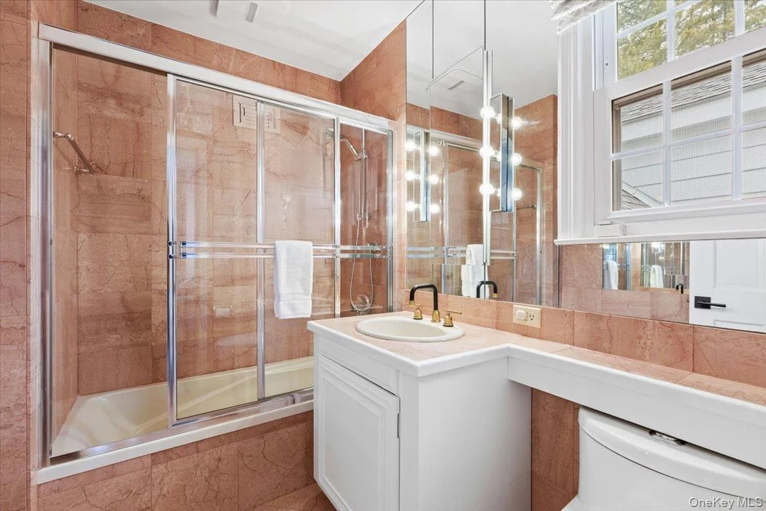 Photo of 38 Brevoort Lane