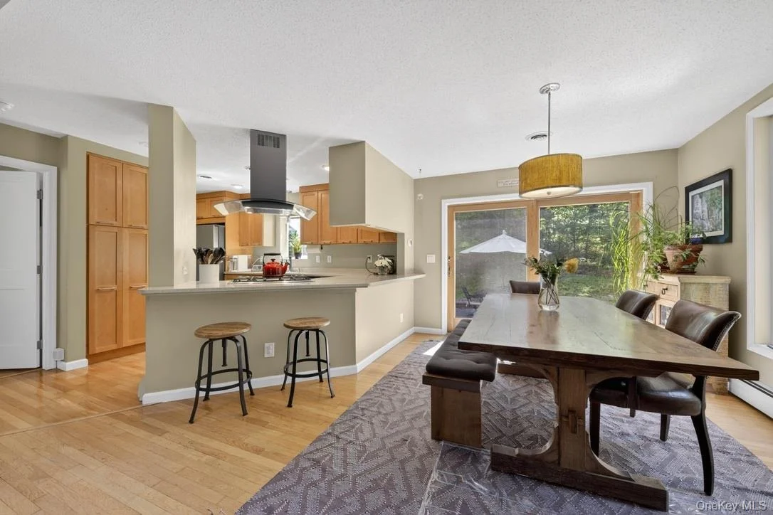 Photo of 305 Oak Lane