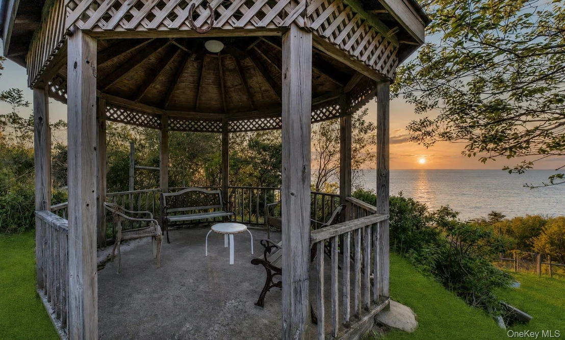 Photo of 995 Red Fox Road