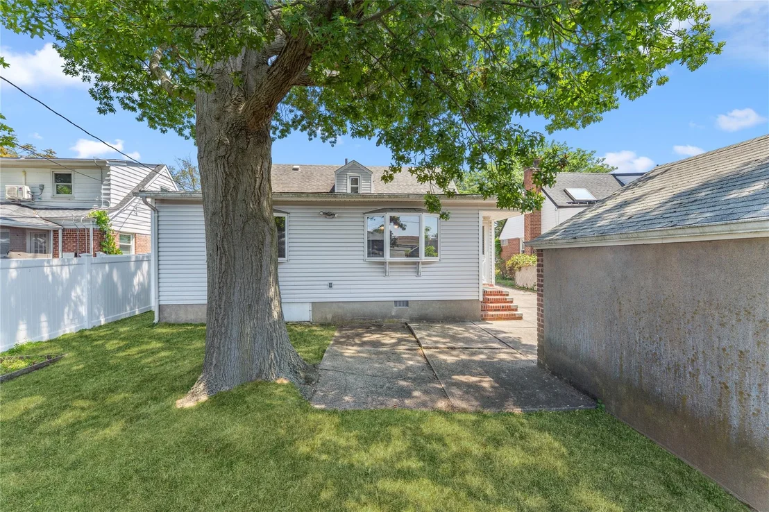 Photo of 248 Cushing Avenue