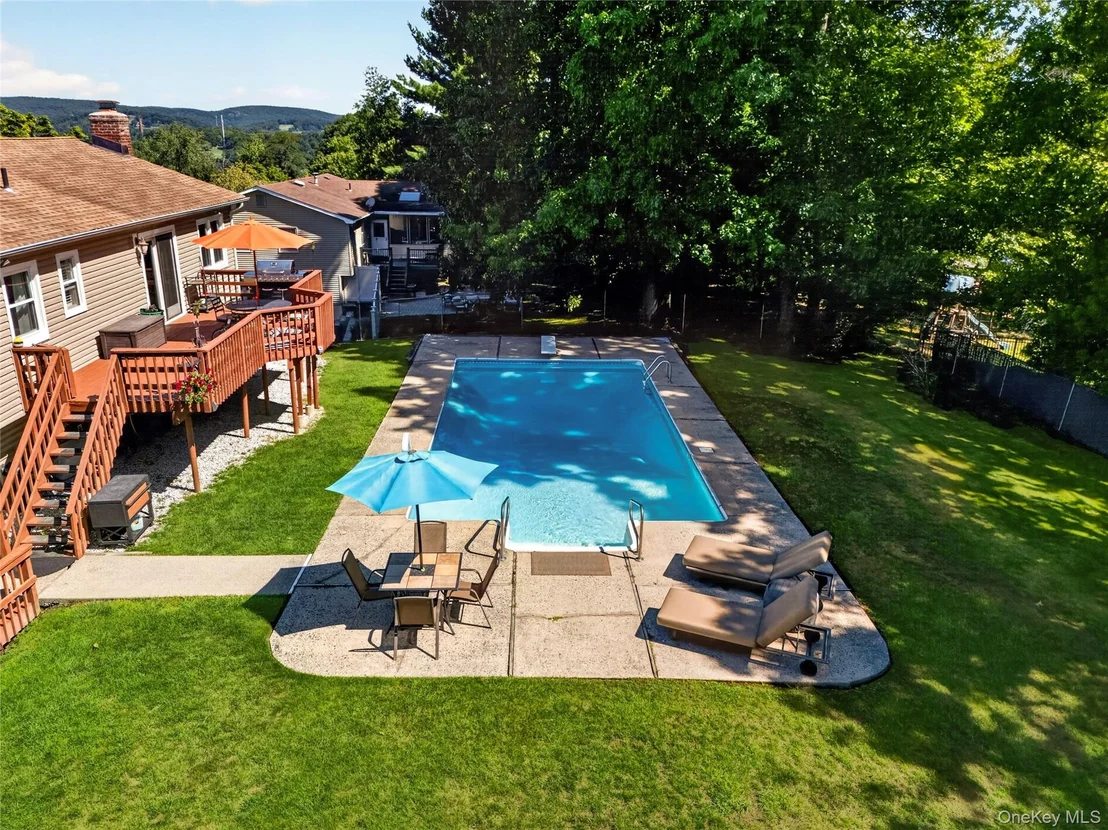 Photo of 4 Rockridge Drive