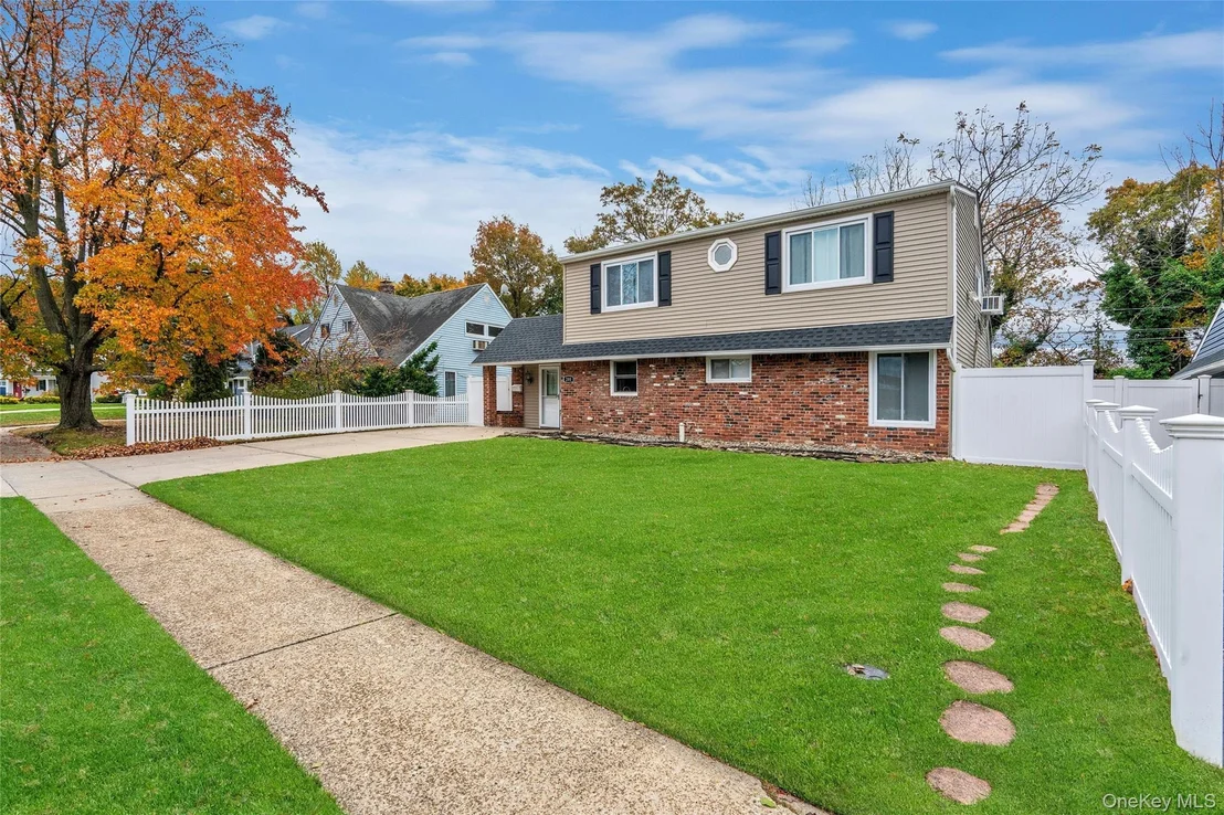 Photo of 200 Willowood Drive