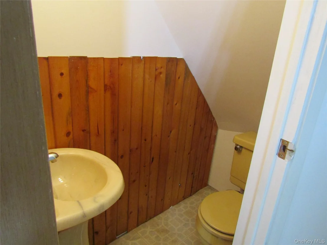 Photo of 374 Sprout Brook Road