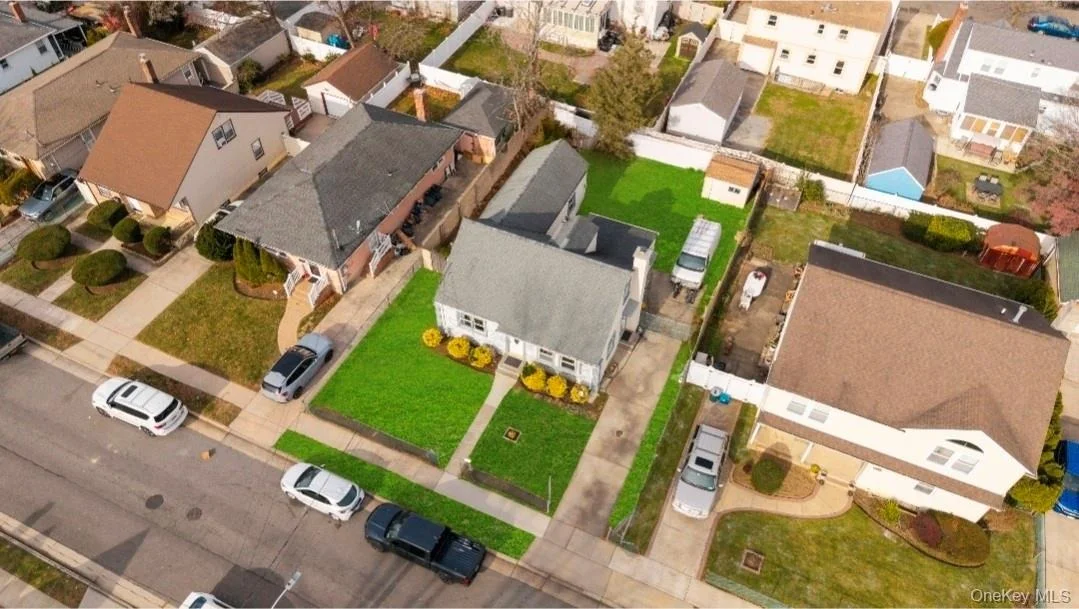Photo of 225 Windsor Parkway