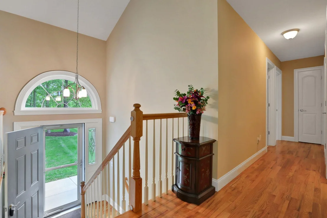Photo of 390 LAKESIDE Road