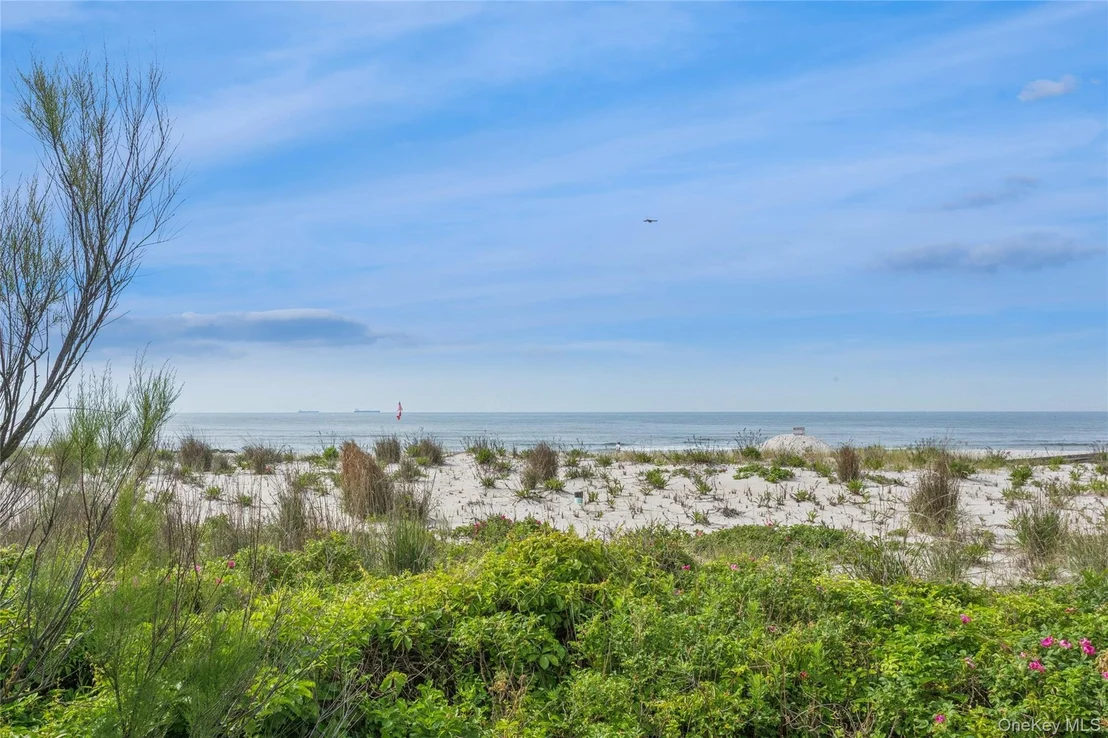 Photo of 931 Oceanfront Street