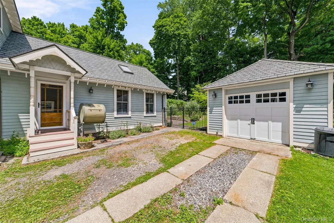 Photo of 215 Walnut Street