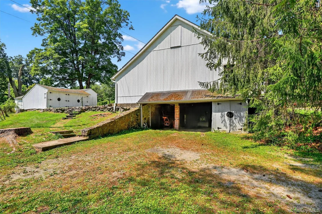 Photo of 433 Arcady Road