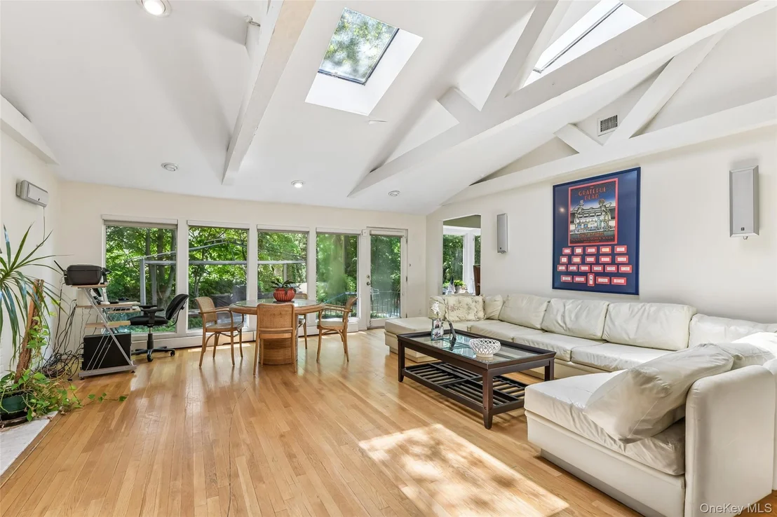 Photo of 62 Larch Hill Road