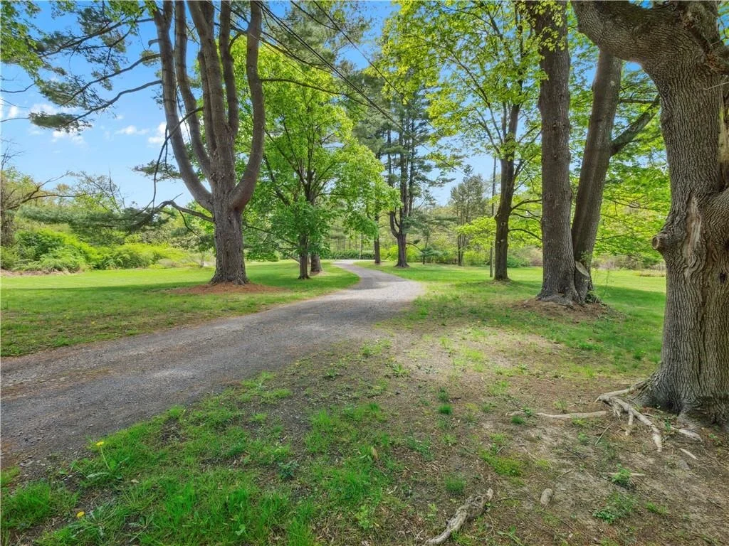 Photo of 1204 Route 9D