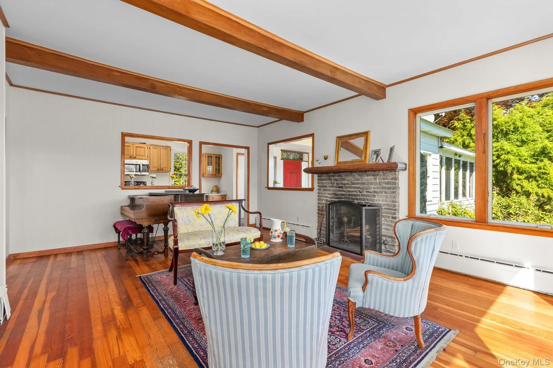 Photo of 122 Dutchess Drive
