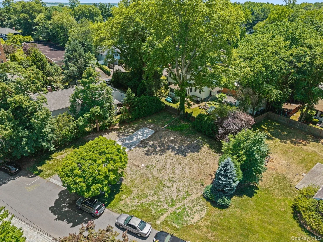 Photo of 819 The Crescent