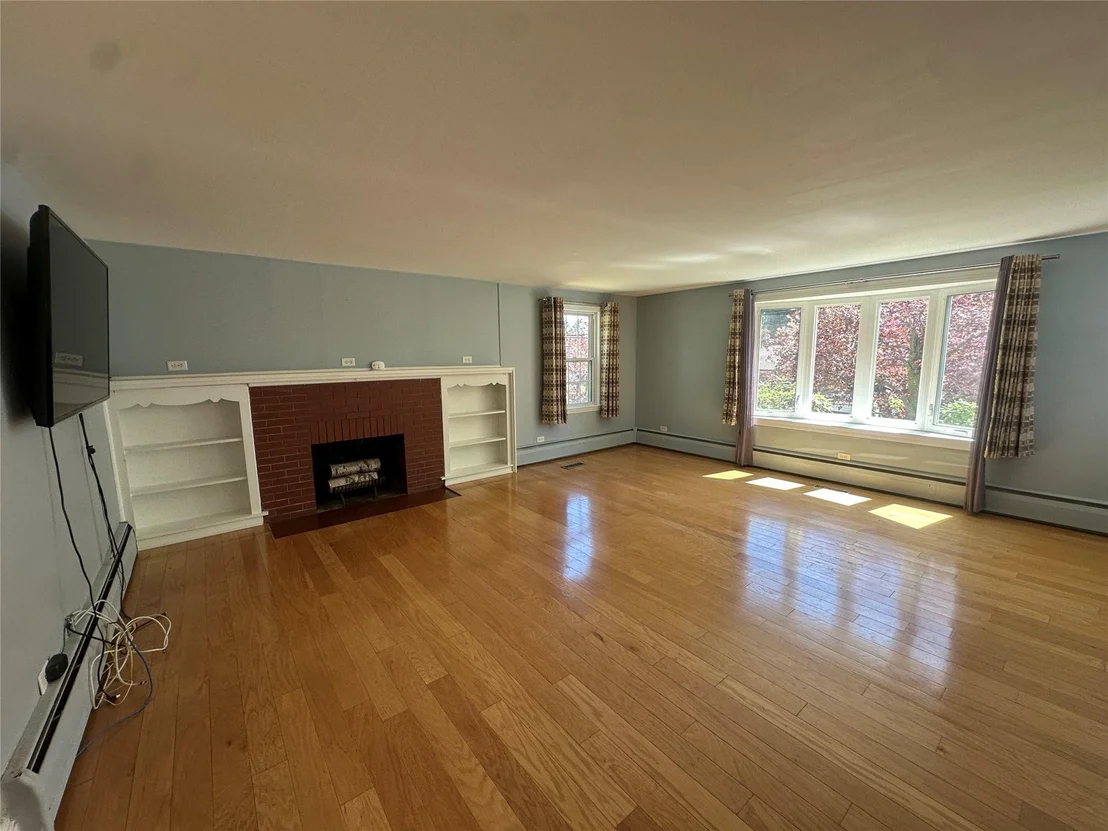 Photo of 8 Van Siclen Drive
