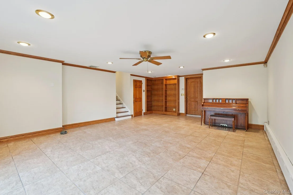 Photo of 808 Wolfs Lane